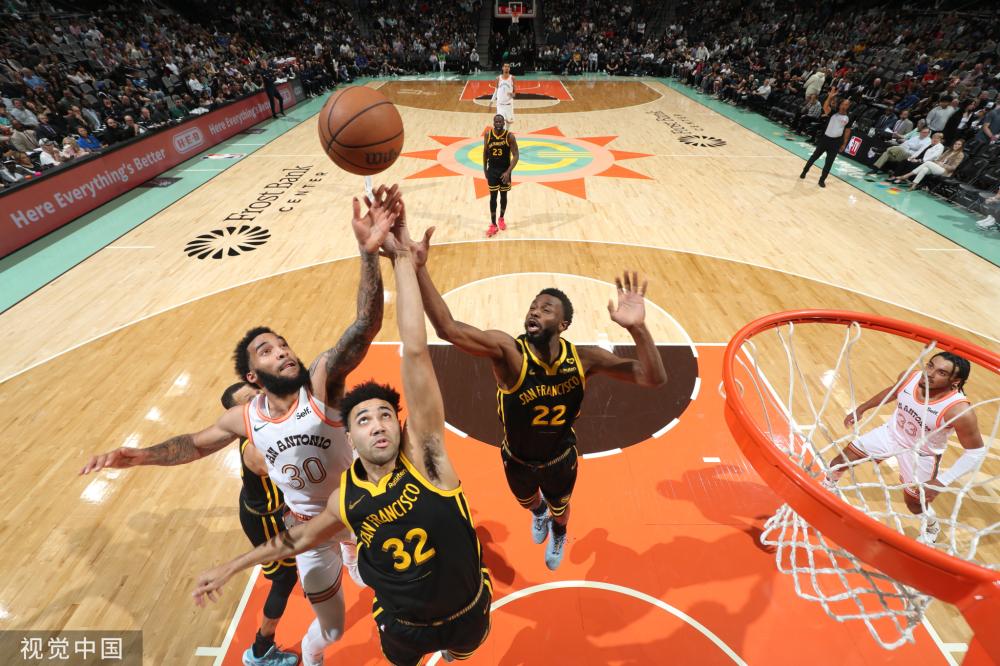 是更衣室稳 是更衣室稳